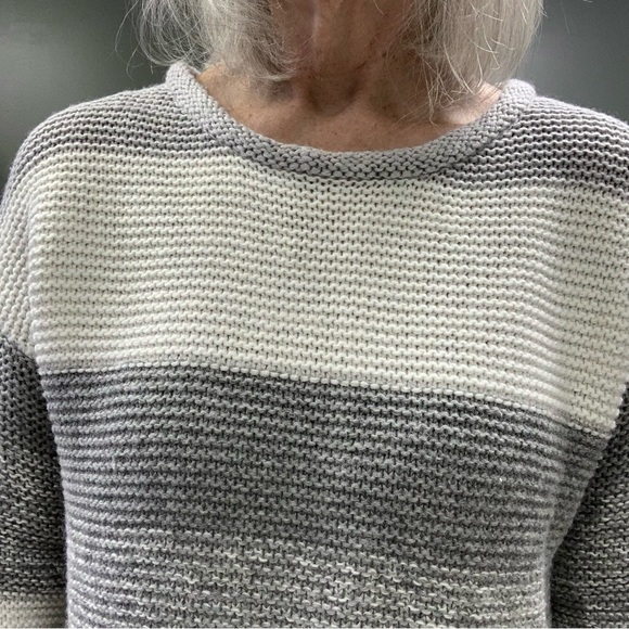 Calvin Klein Jeans Textured Gray Cream Striped Colorblock Metallic Sweater MD - Picture 10 of 14